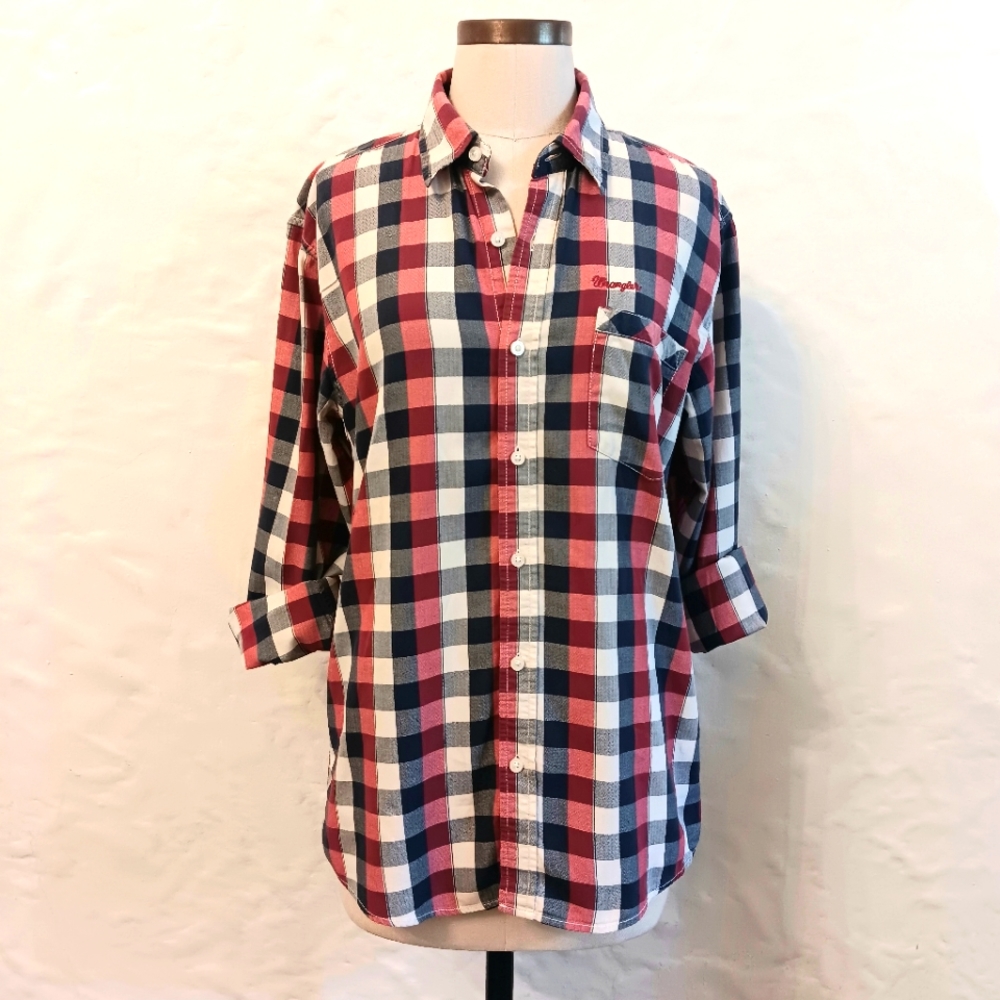 Wrangler Spirit of America red, white & blue plaid button up shirt. Large